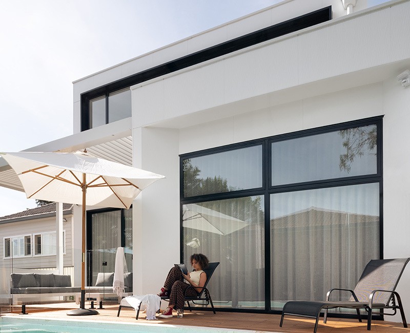 brushed-concrete-axon-boxmodern-exterior-bennettstreet-futureflip-jameshardie-96